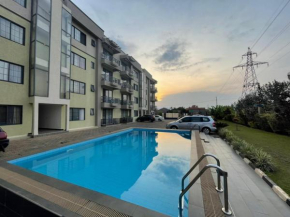 Lovely 3-bedroom Apartment swimming Poolgym